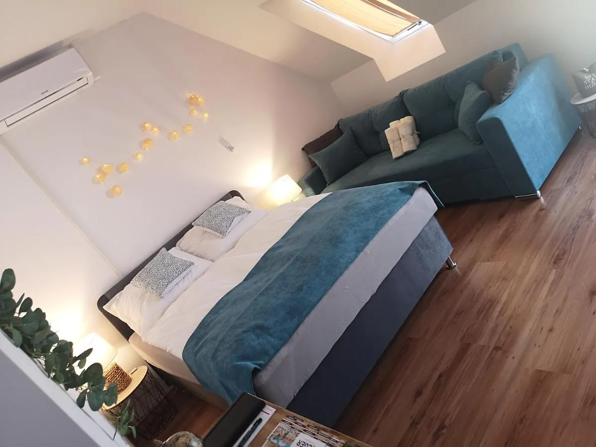 Orsika Hilltop Apartman Eger Appartement